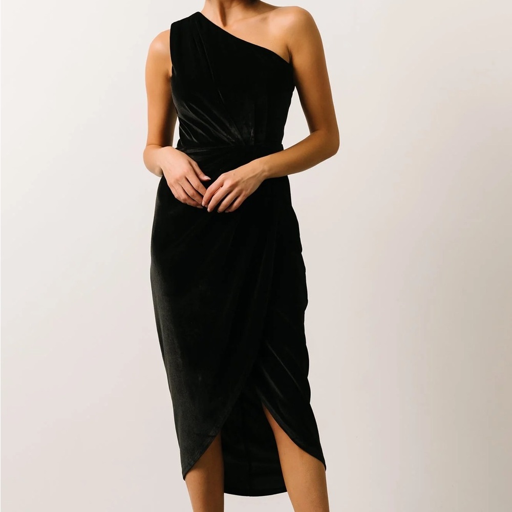 NWT Baltic Born Kourtney Velvet Dress Black Medium